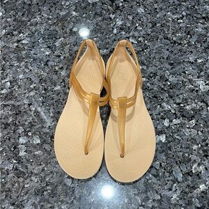 CROCS Women’s Isabella Bronze T-Strap Jelly Sandals Size 8